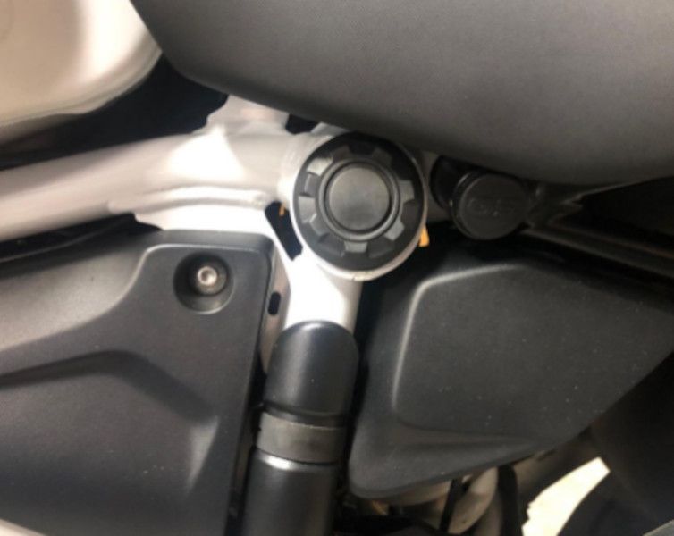 Frame Hole Cover Plug BMW R1200GS/A LC and R1250GS/A