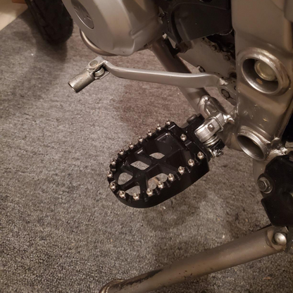 MC Foot Peg Set Compatible with Honda XR600R/ XR650L & CRF1000L (Black)